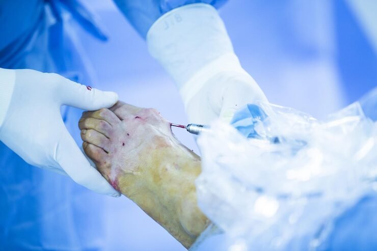 midsection-surgeon-operating-patient-hospital_1048944-23817954.jpg